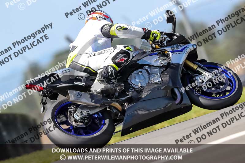 donington no limits trackday;donington park photographs;donington trackday photographs;no limits trackdays;peter wileman photography;trackday digital images;trackday photos